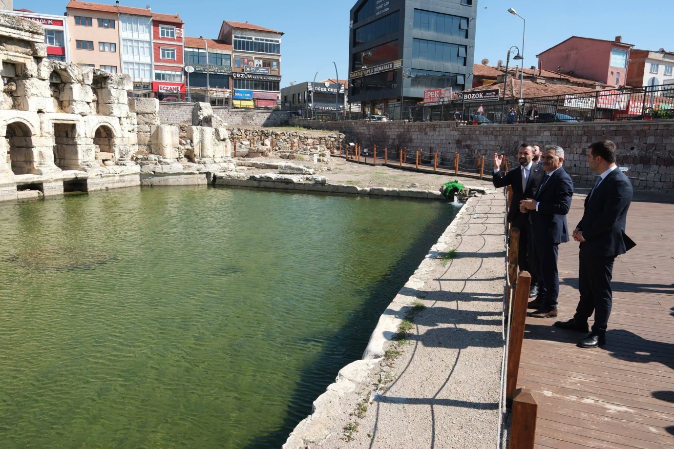 Tarihi Hamamda çalışmalar yerinde görüldü 