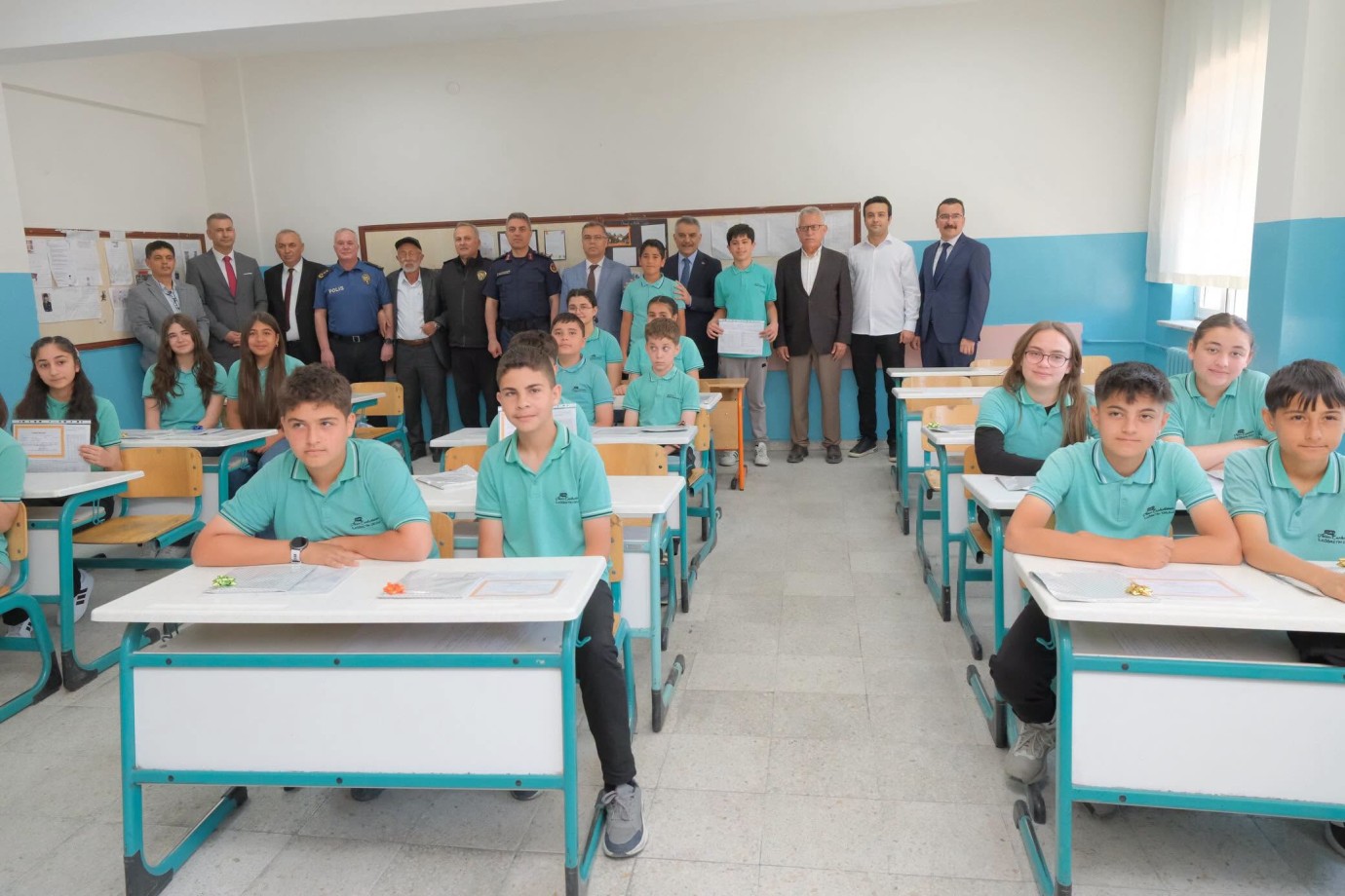 65 Bin Öğrenci Karne Aldı, Şehit Anısına Köşe Açıldı.