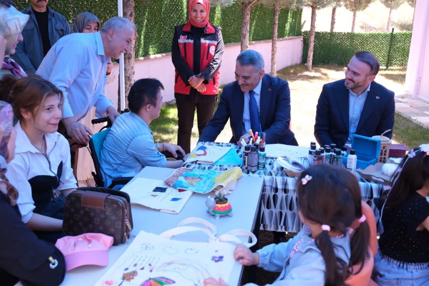 Özel Çocuklarla Renkli Buluşma