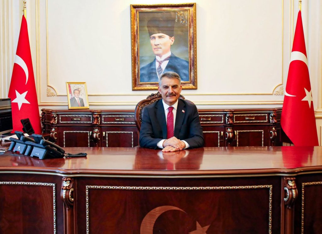 Üç bölgenin tarlasına modern sulama
