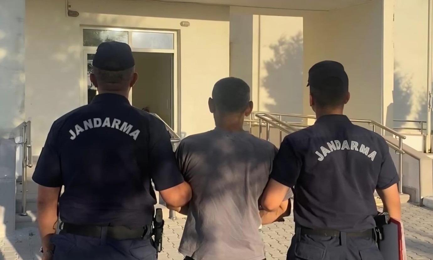 Aranan 2 şahıs yakalandı