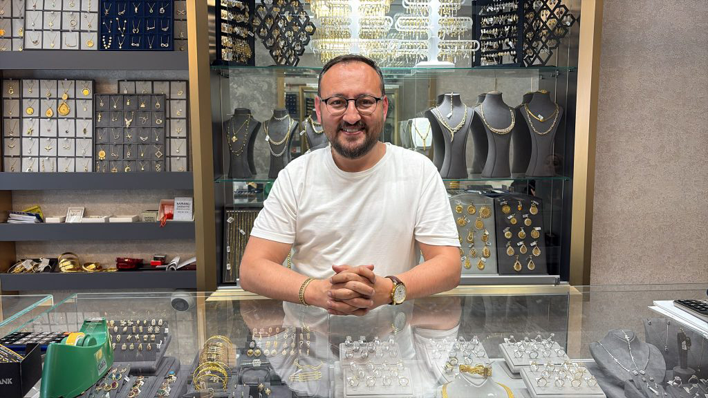 Vatandaş birikimini altında tutuyor