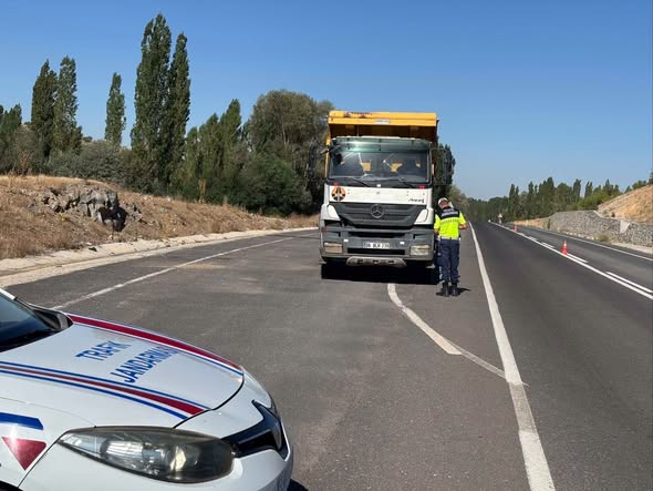 Yük taşıyan araçlara sıkı denetim