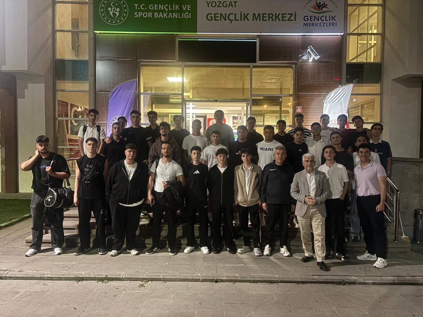 Gençler tarih ve kültür yolculuğuna çıktı