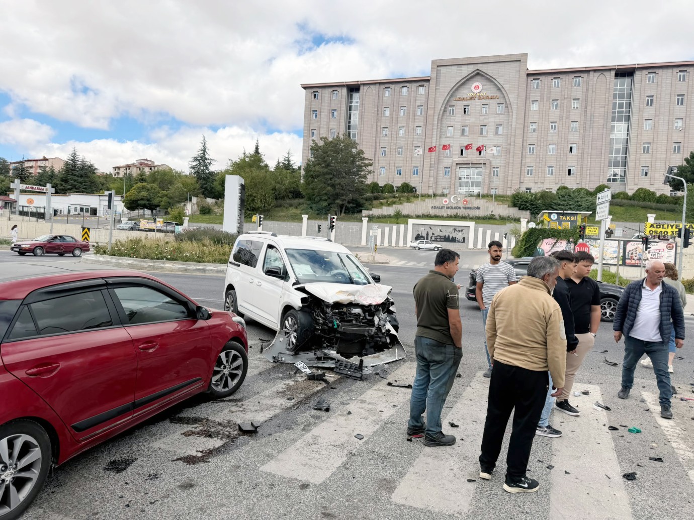 Adliye kavşağı’nda ki kaza ucuz atlatıldı