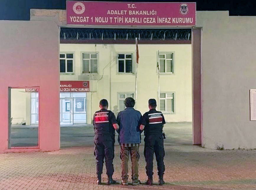 Firari hükümlü jandarmadan kaçamadı