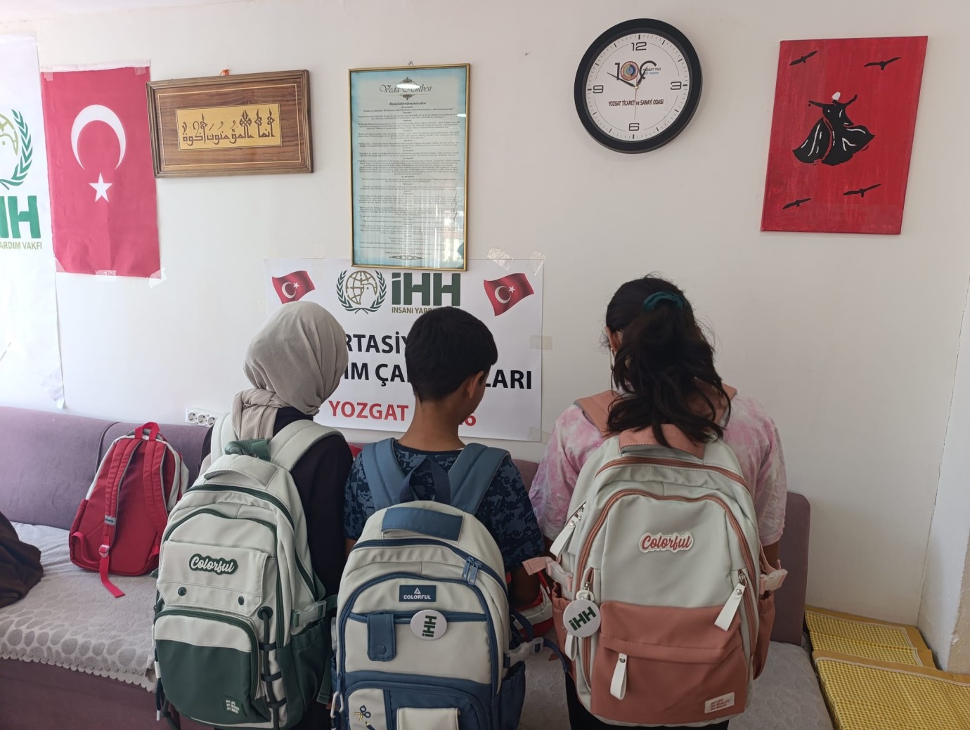 İHH’dan öğrencilere ve ailelere destek