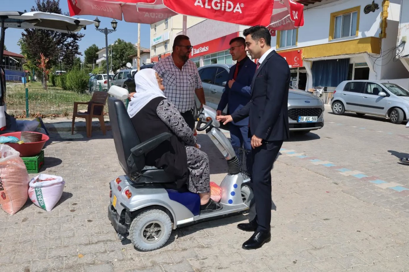 Çandır’da esnafın talep ve sorunları dinlendi