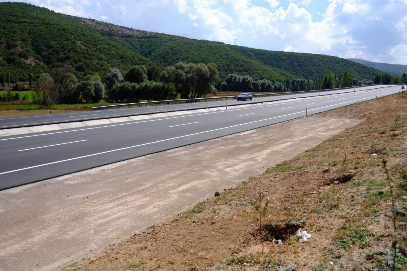 Vali Özkan yol çalışmalarını yerinde inceledi