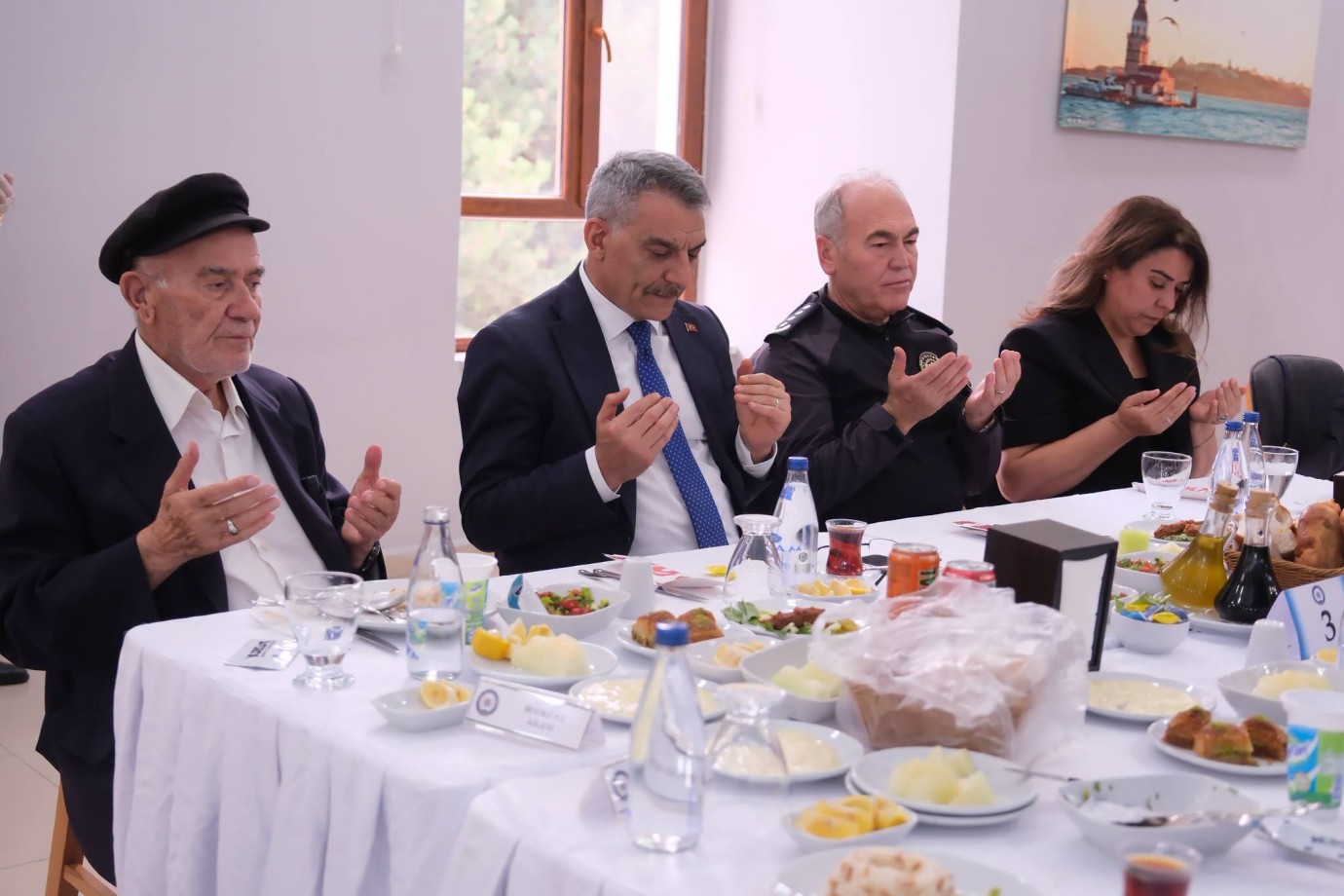 Vali Özkan ailelerle tek tek ilgilendi