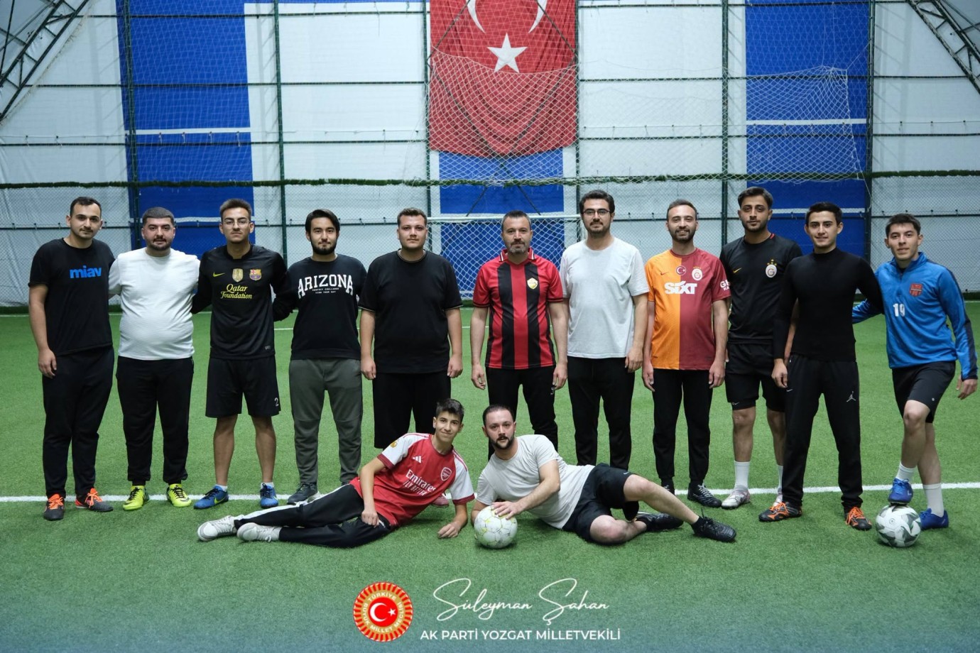 Şahan’dan AK Gençlikle halı saha buluşması