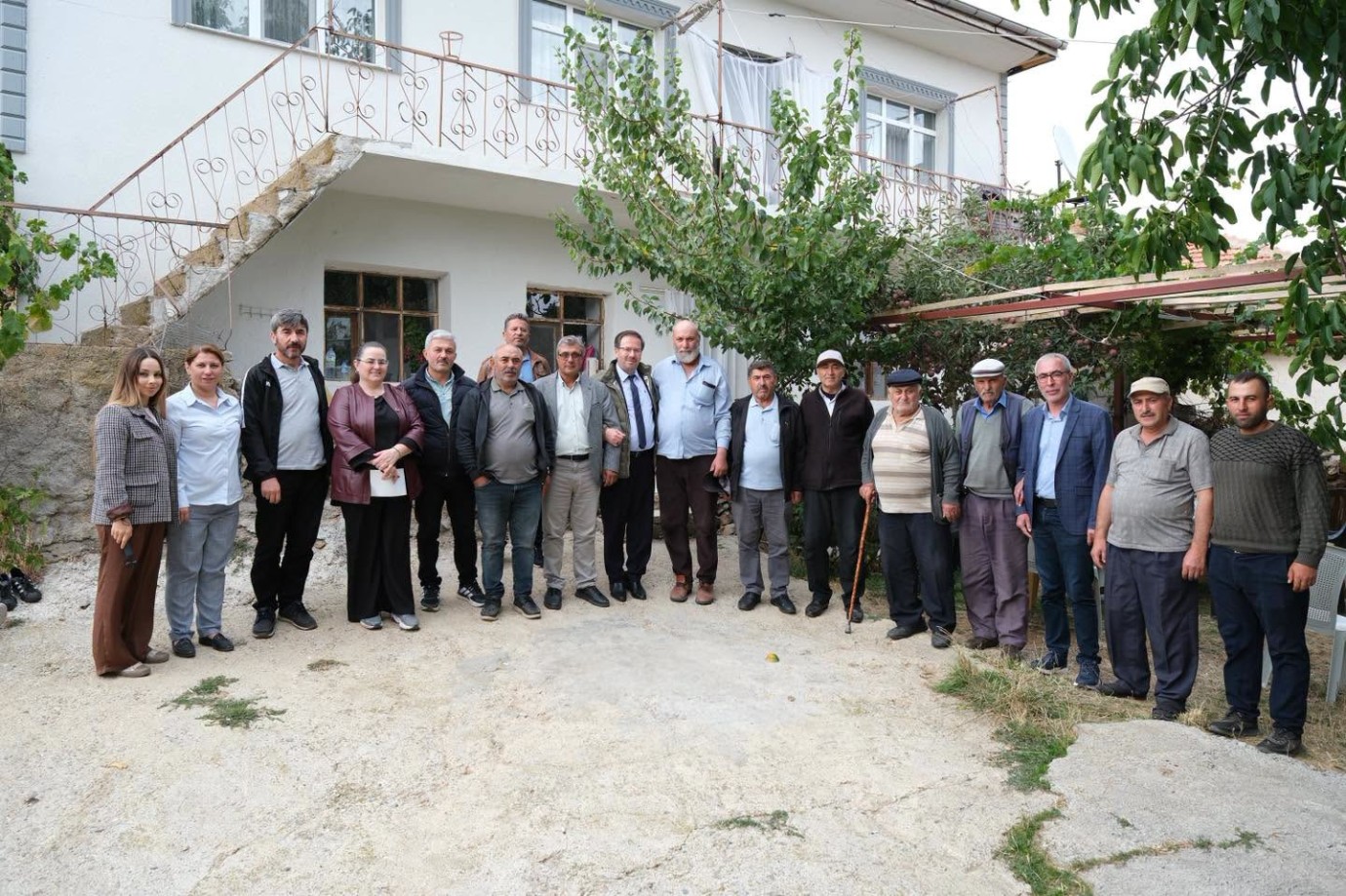 Kandemir ve Öçal köy sakinleri ile bir araya geldi