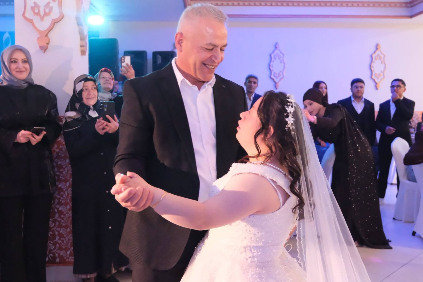 Yozgat’ta yürekleri ısıtan düğün