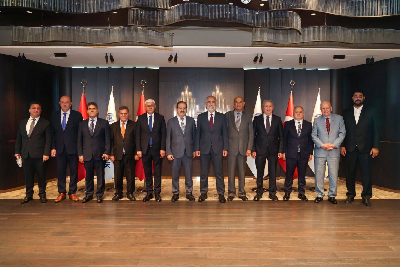 Akgül, esnaf için devrede