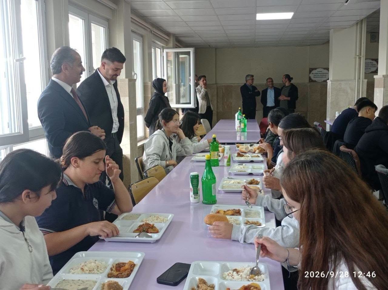 Akkan öğrencileri dinledi