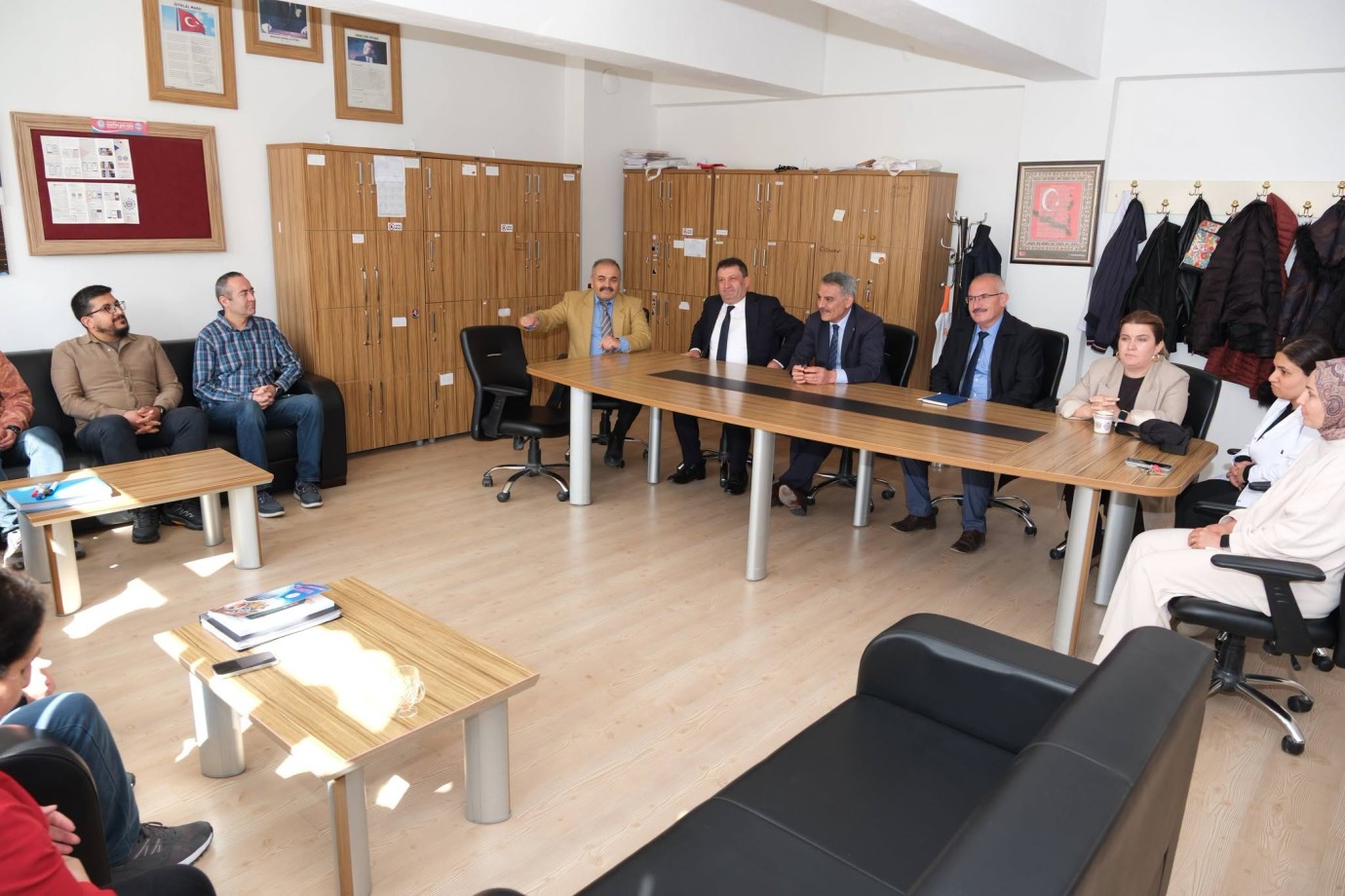 Özkan’dan gençlere yol haritası