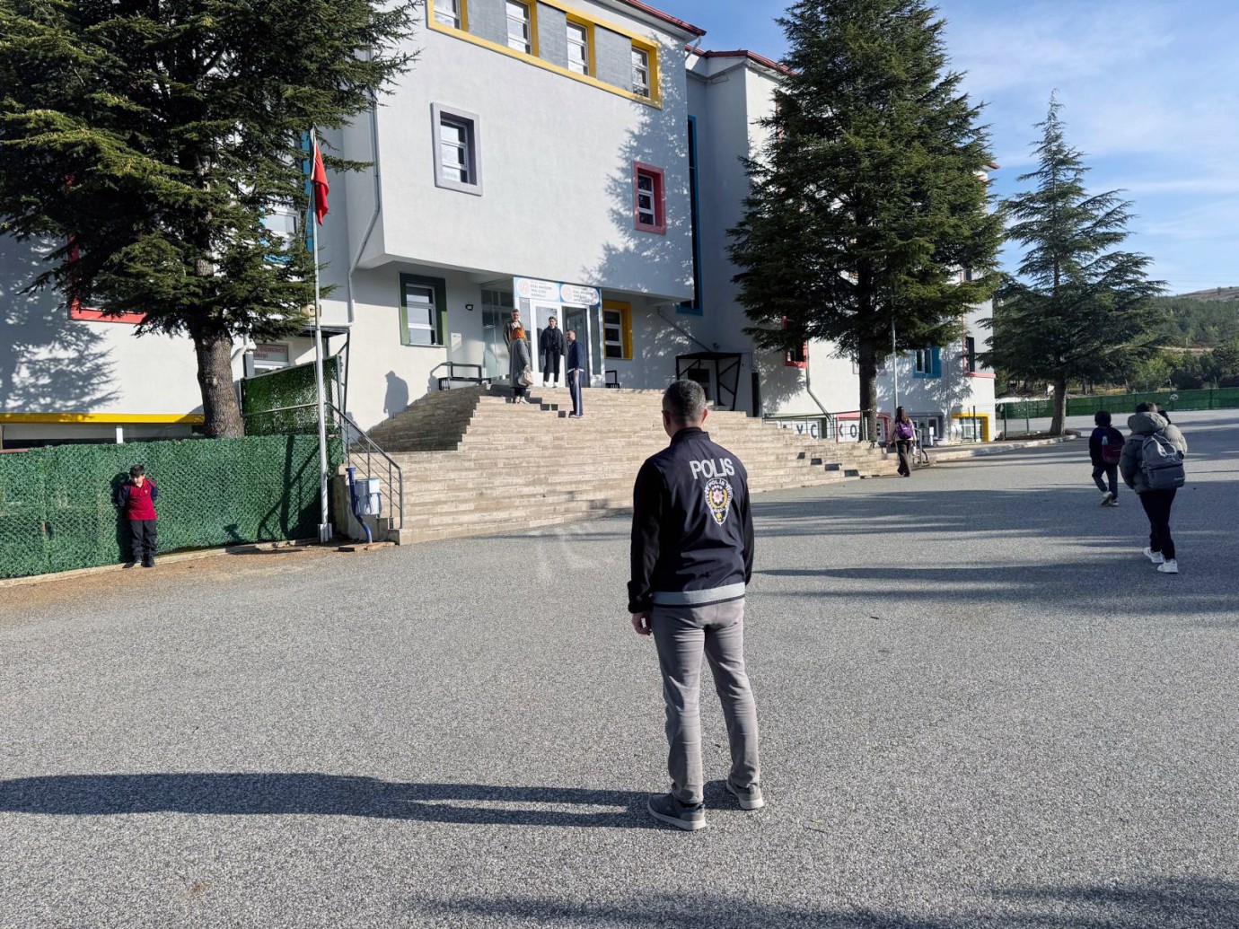 Okul çevrelerinde denetimler artacak