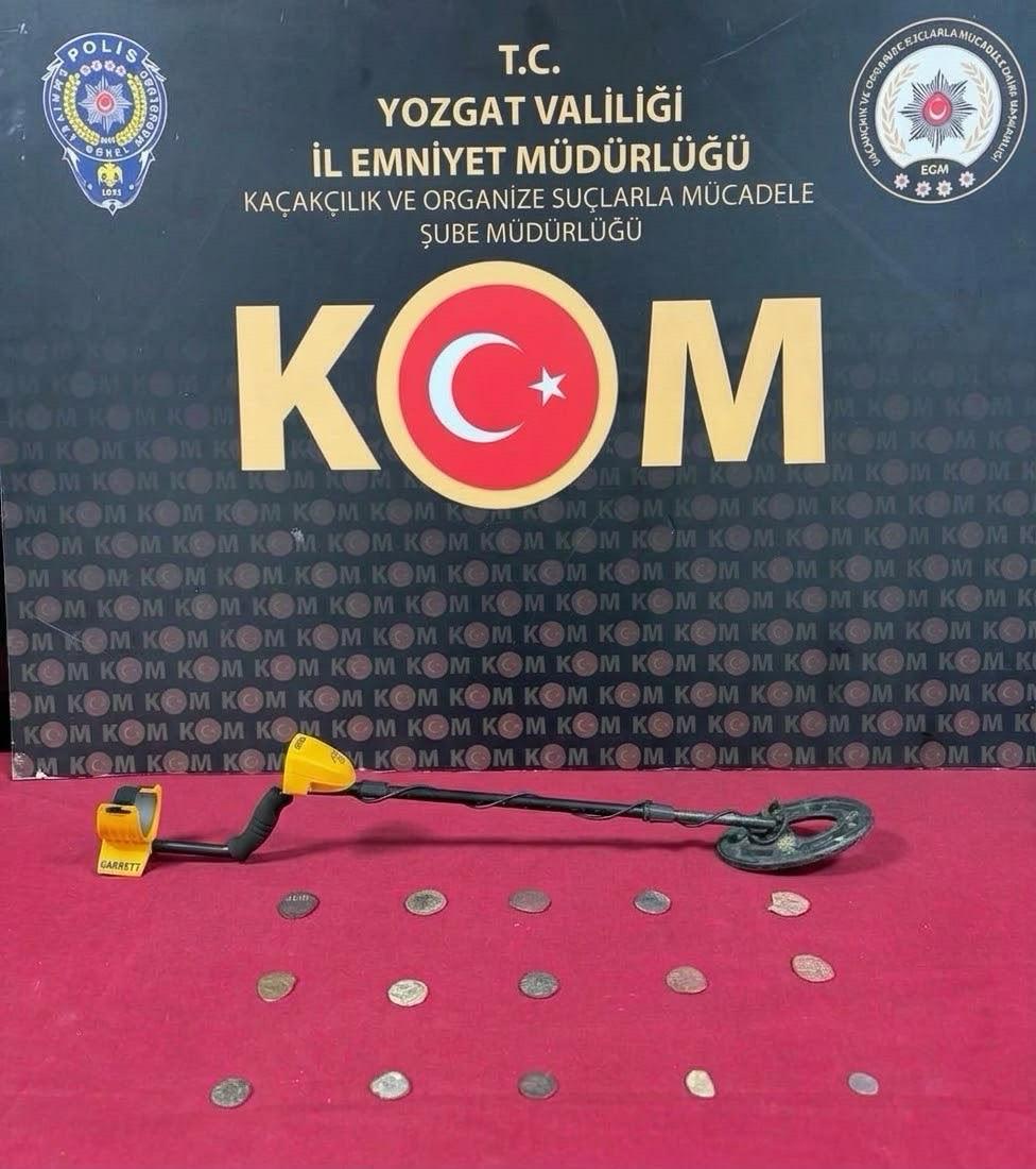 Yozgat’ta tarihi eser operasyonu: 15 obje ele geçirildi