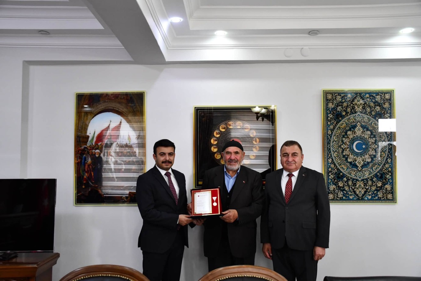 Vatan sevgisini bağışla gösterdi