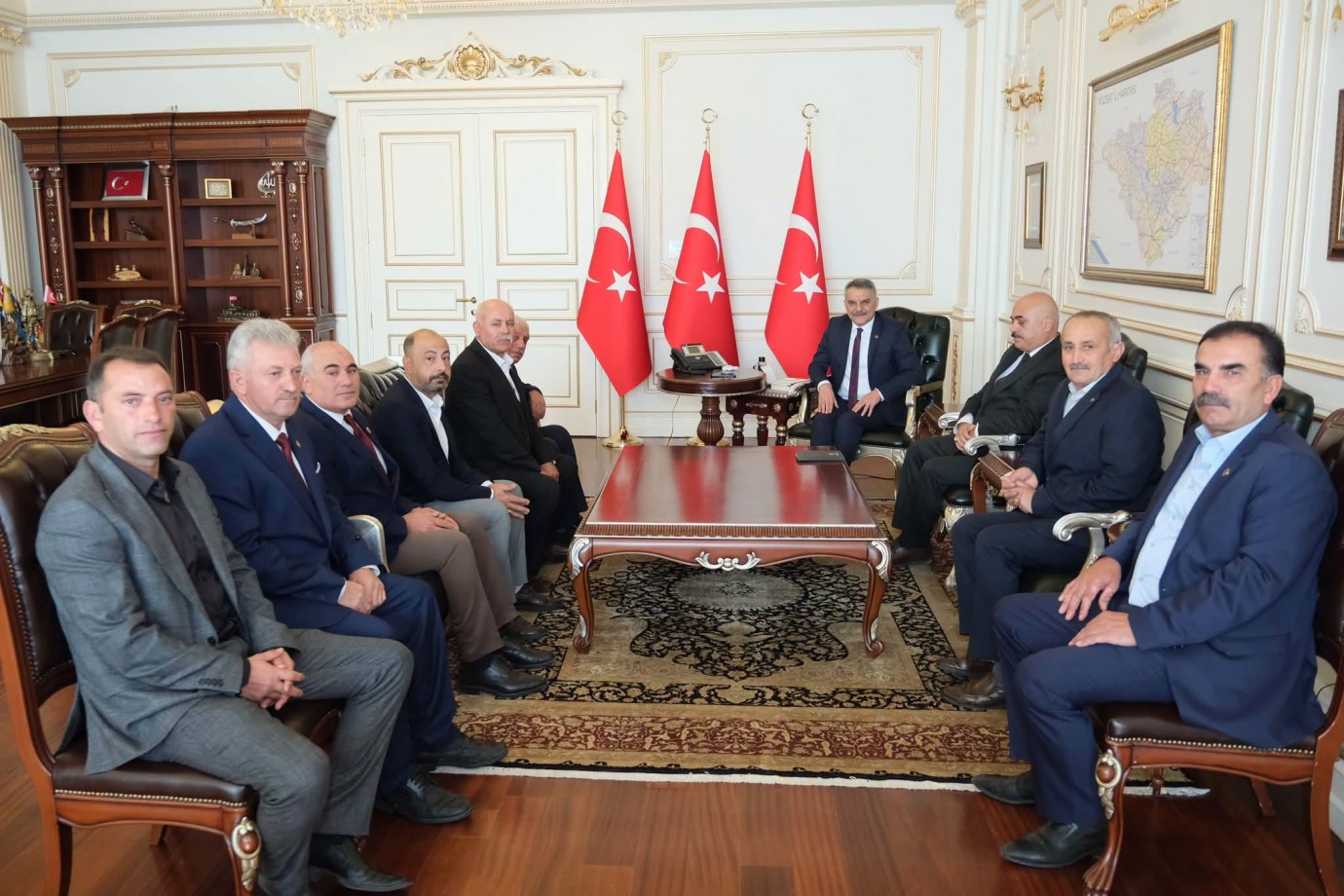 Özkan: Muhtarlar hizmetin sahadaki temsilcileridir