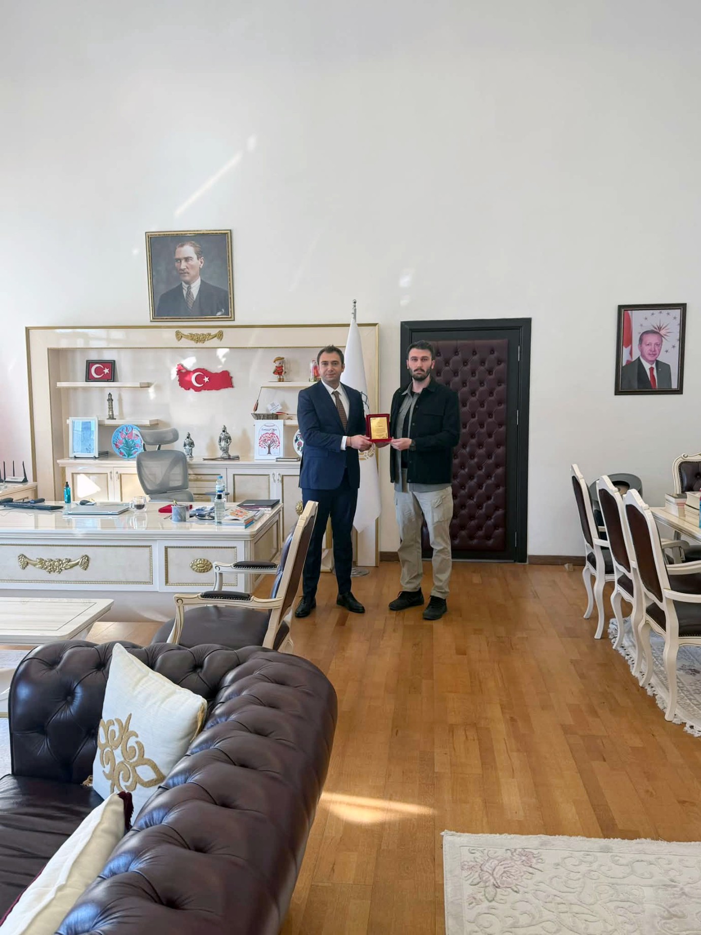 Emniyet ekibine plaket