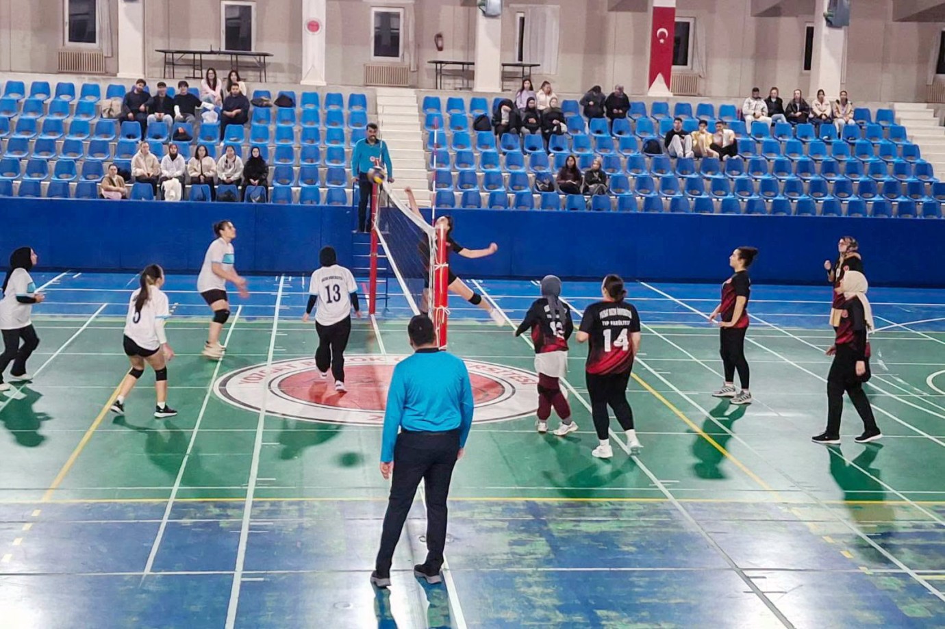 Fakülteler şampiyonluk için sahada