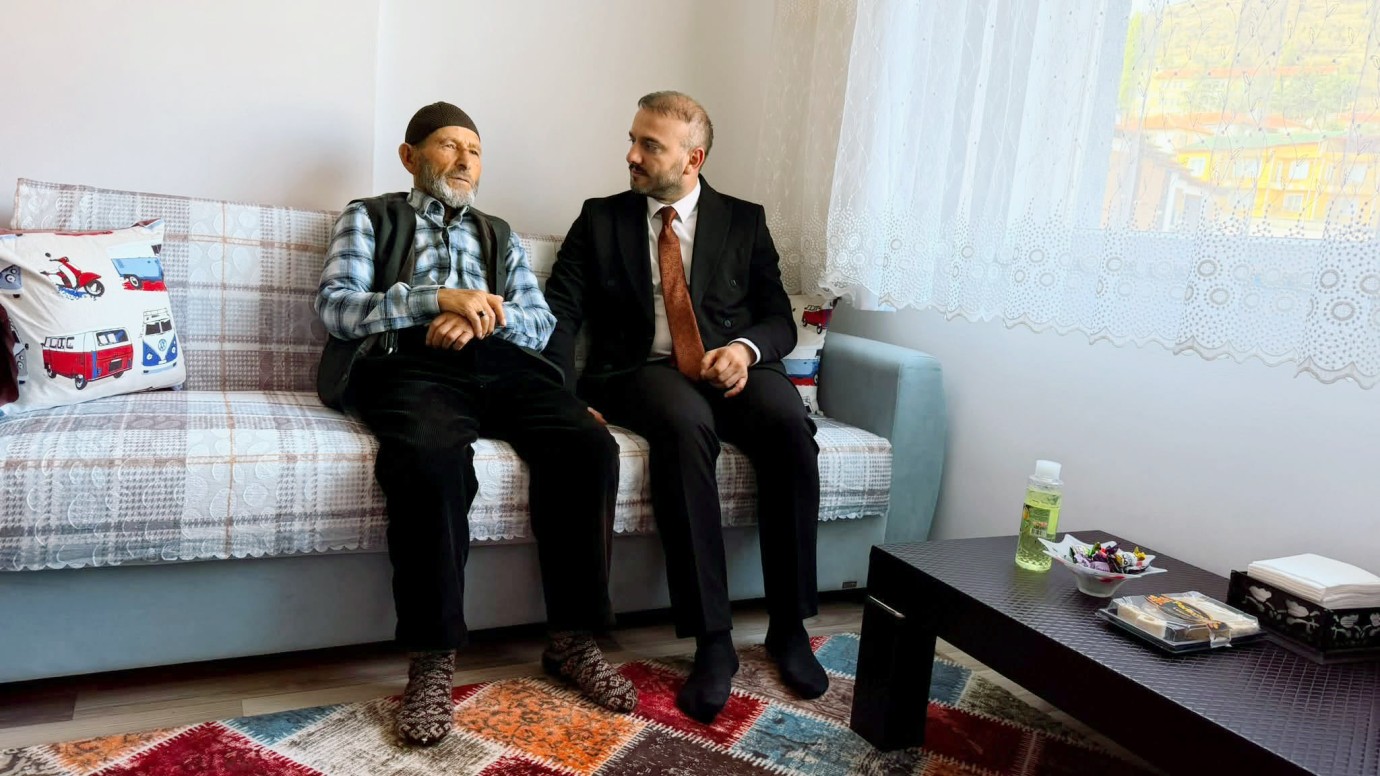 Alp, gazi ve şehit babasıyla bir araya geldi