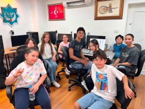 Gençler piyanoyla sanata yolculuk ediyor