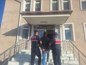 Aranan 3 hükümlü yakalandı 
