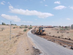 Dişli-Ağcın yolu yenileniyor