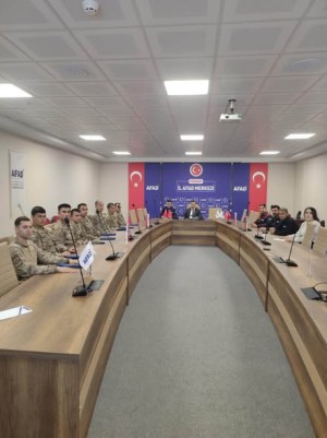 Jandarmaya arama kurtarma eğitimi