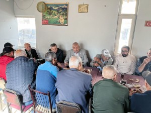 Yaşar, işçi durağında emekçileri dinledi