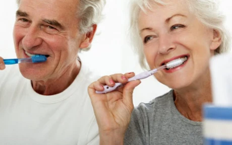 Yaşlanma süreci ağız ve diş sağlığını nasıl etkiliyor?